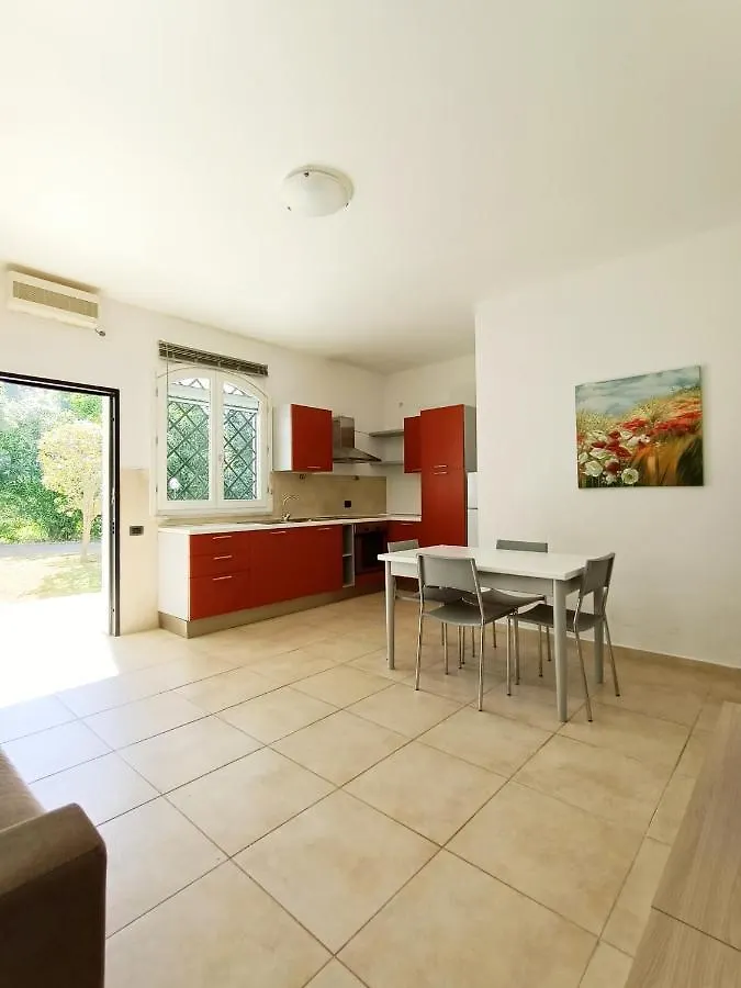 Residenza Casa Bianca Aparthotel Marina di Massa Italië