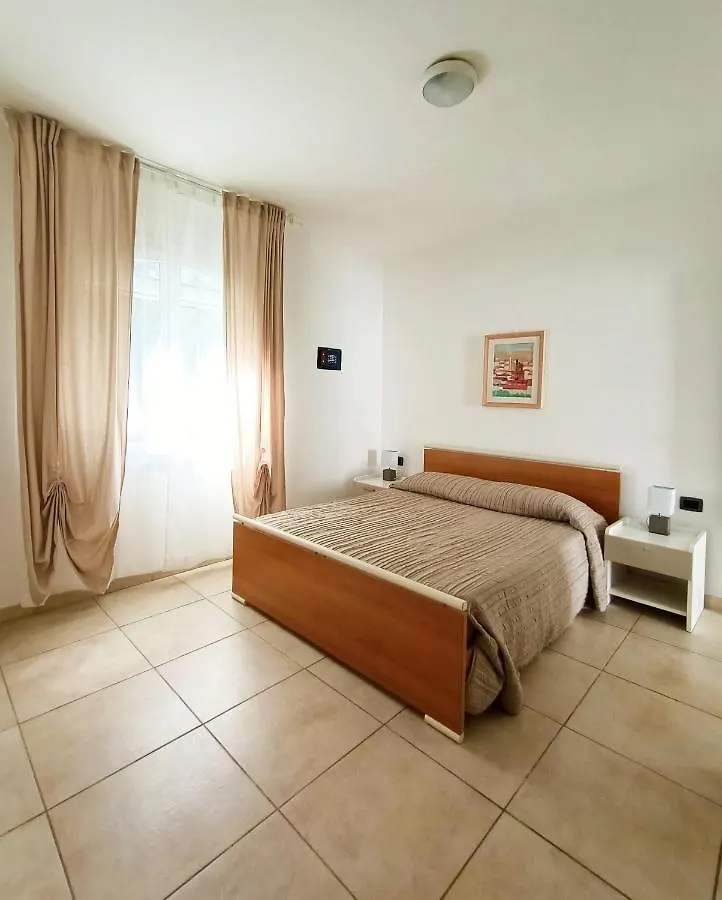 Residenza Casa Bianca Aparthotel Marina di Massa