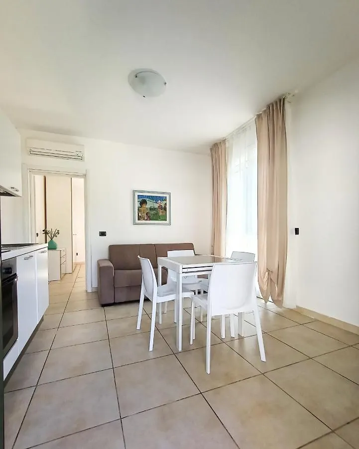 Residenza Casa Bianca Aparthotel Marina di Massa