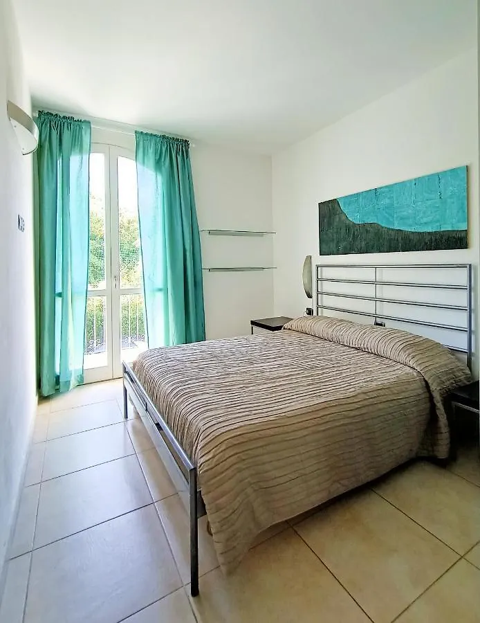 Residenza Casa Bianca Aparthotel Marina di Massa 0*,