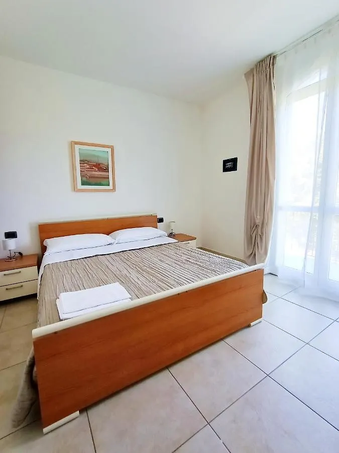 Residenza Casa Bianca Aparthotel Marina di Massa Italië