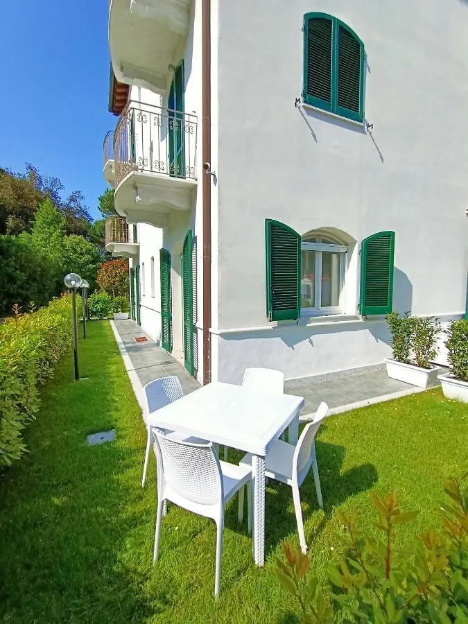 Residenza Casa Bianca Aparthotel Marina di Massa